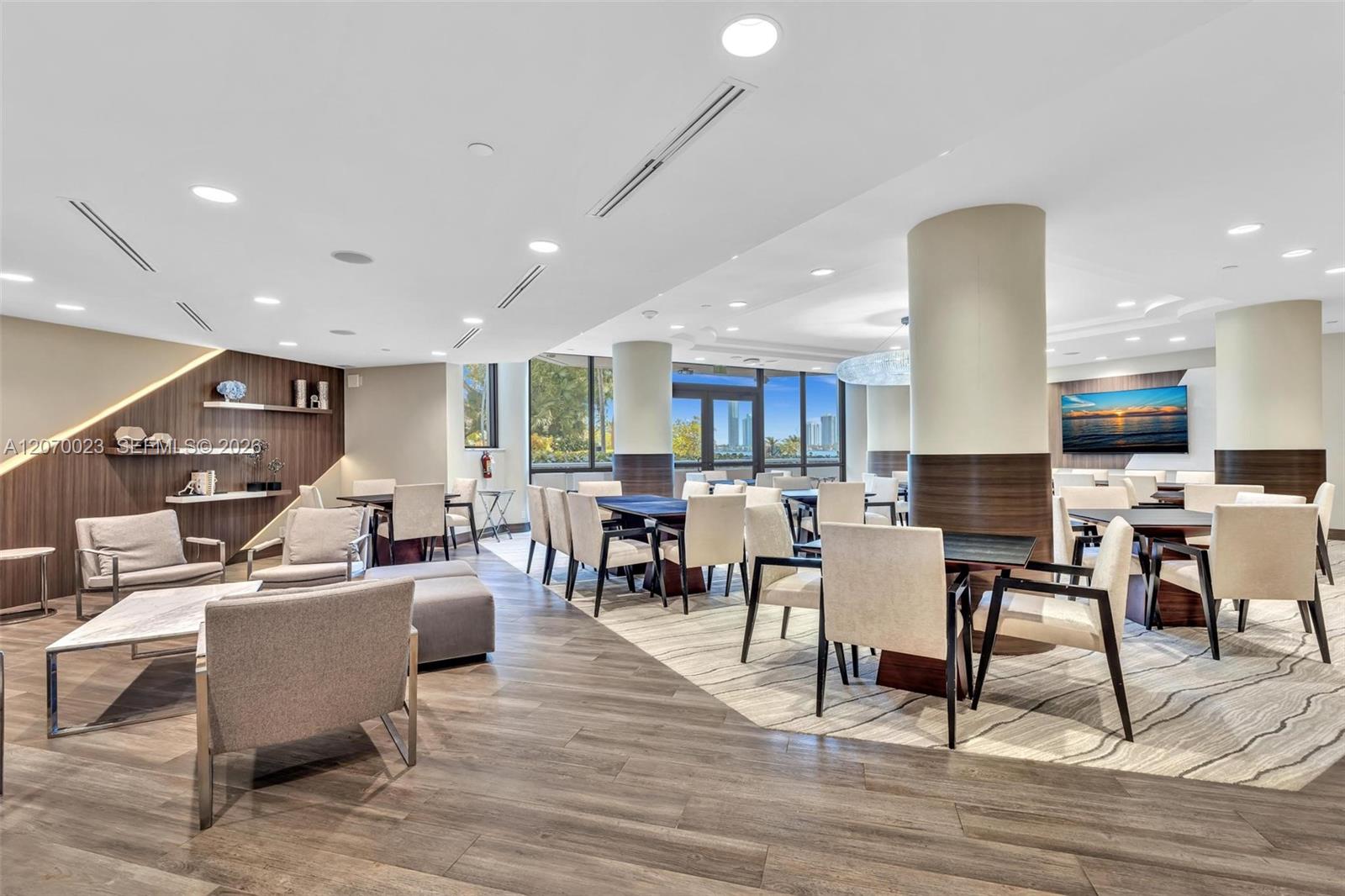 3000 Island Boulevard
