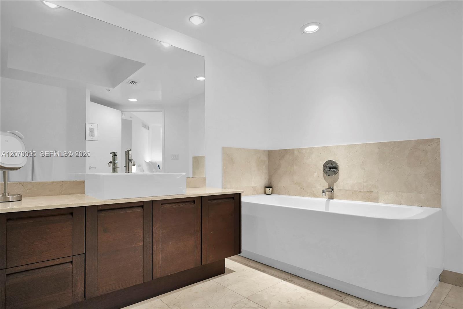 250 Sunny Isles Boulevard