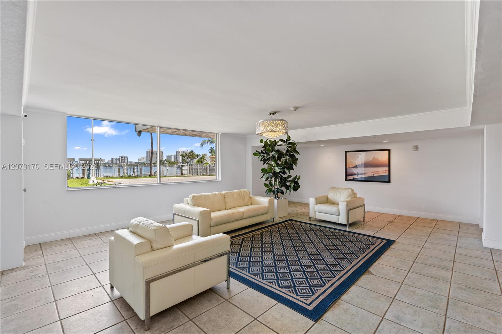 2821 N Miami Beach Boulevard