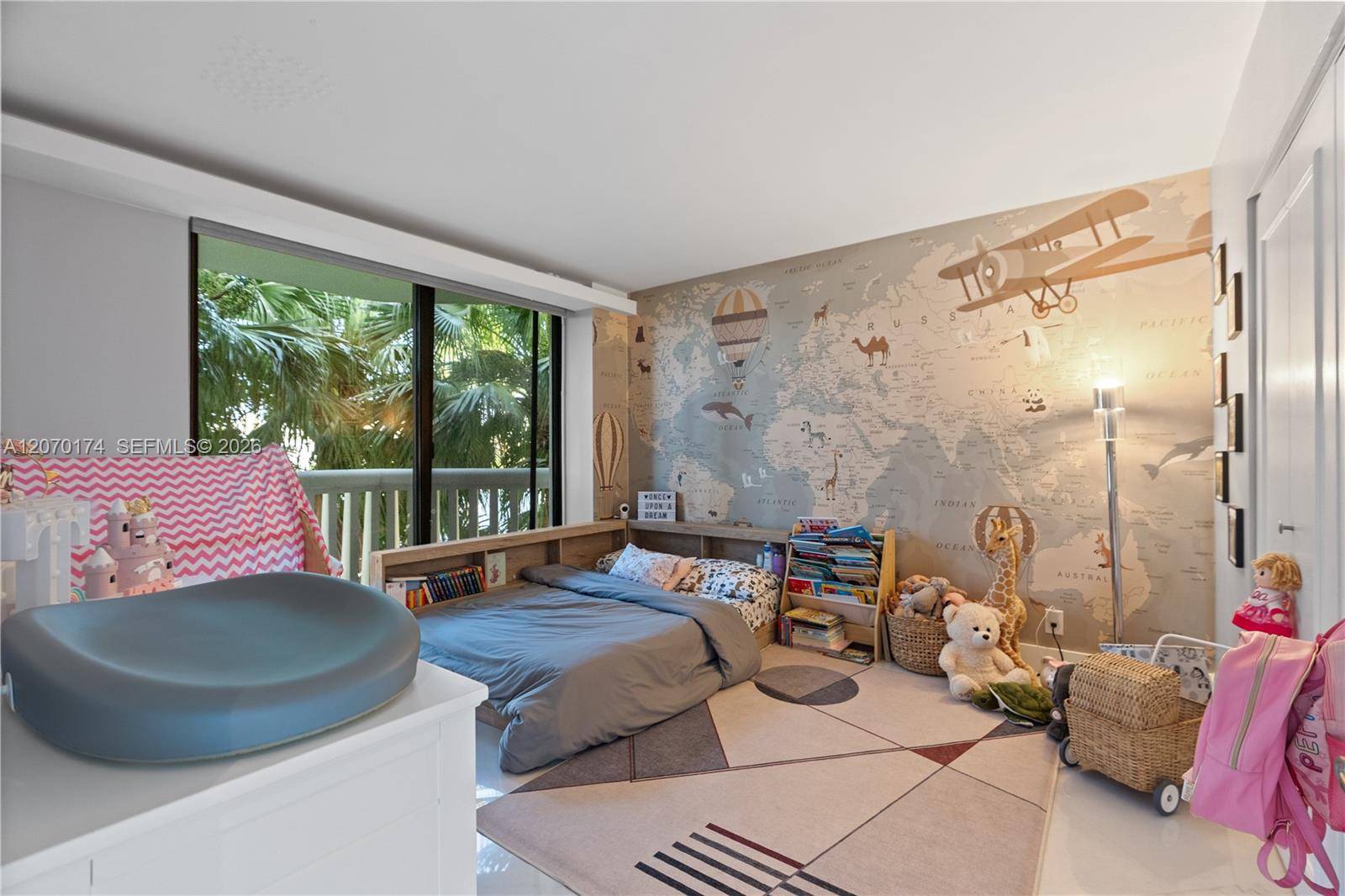 1000 W Island Boulevard