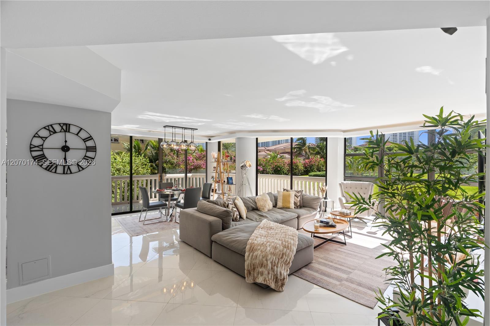 1000 W Island Boulevard