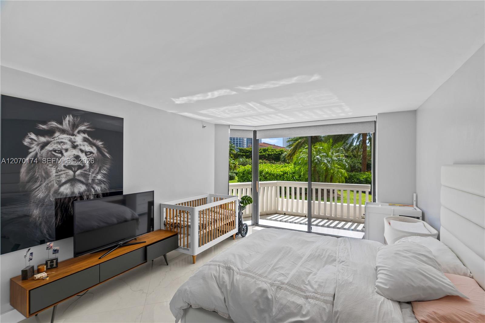 1000 W Island Boulevard