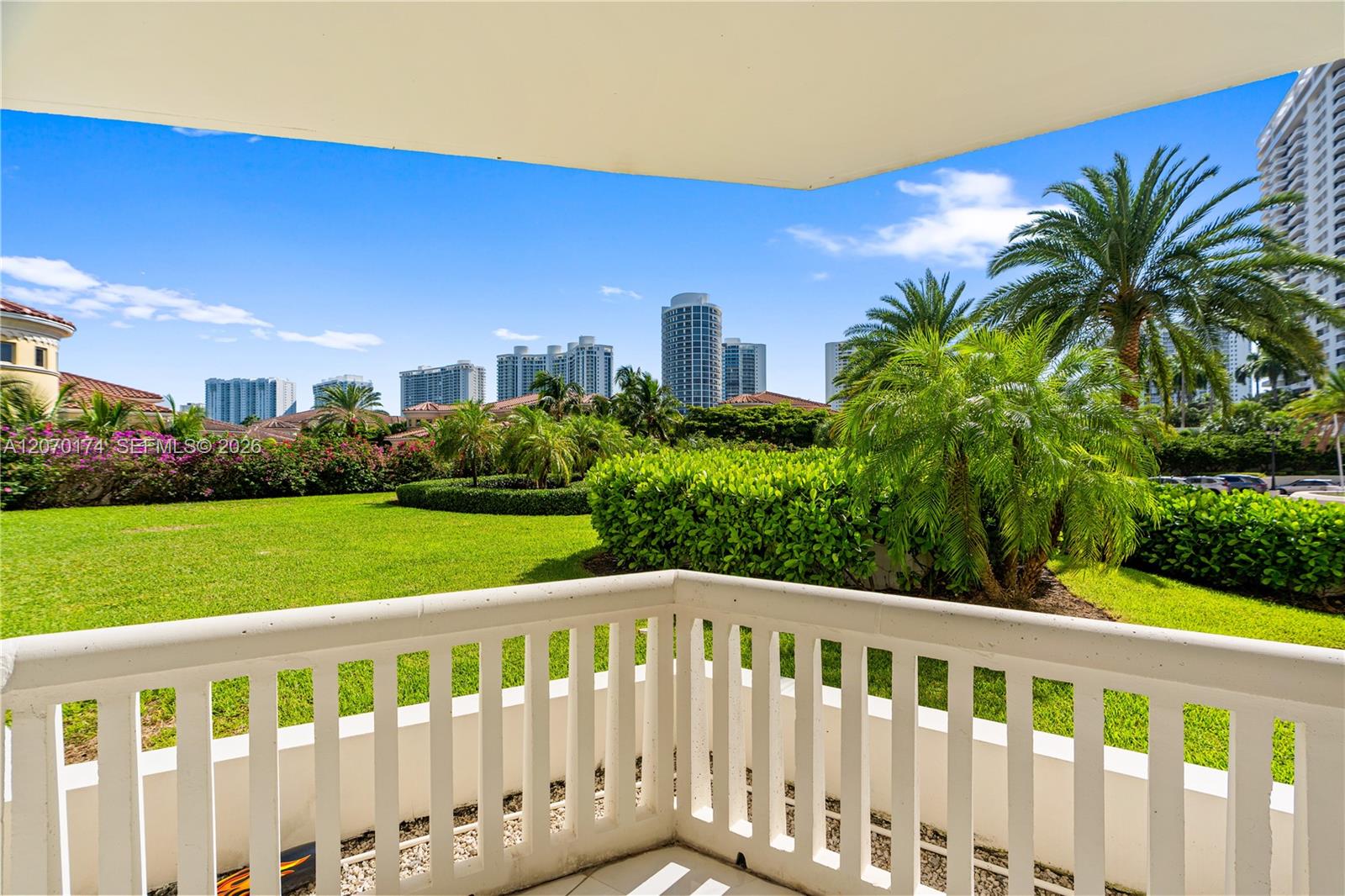 1000 W Island Boulevard