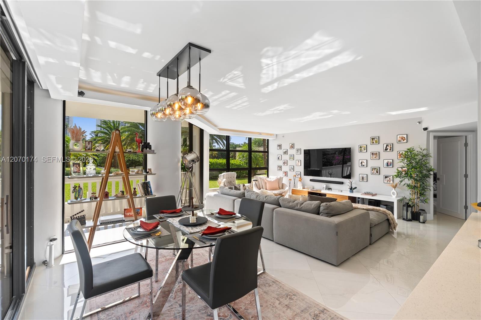 1000 W Island Boulevard