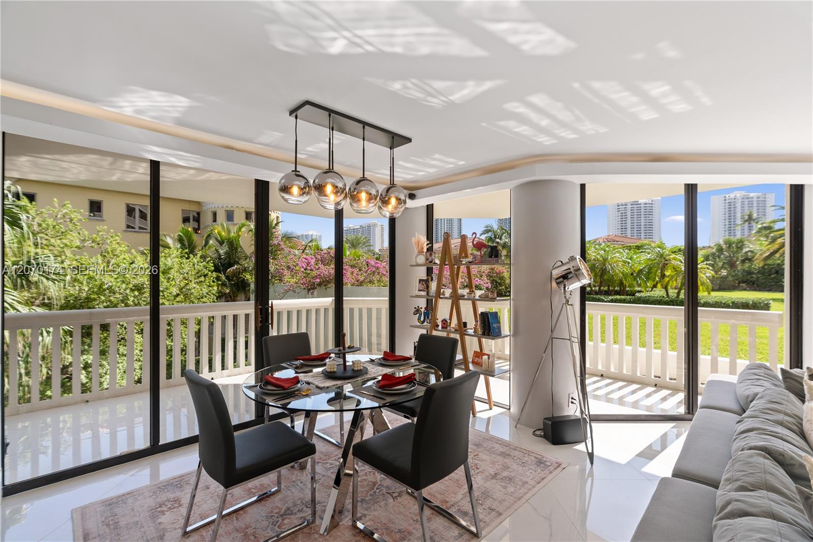 1000 W Island Boulevard