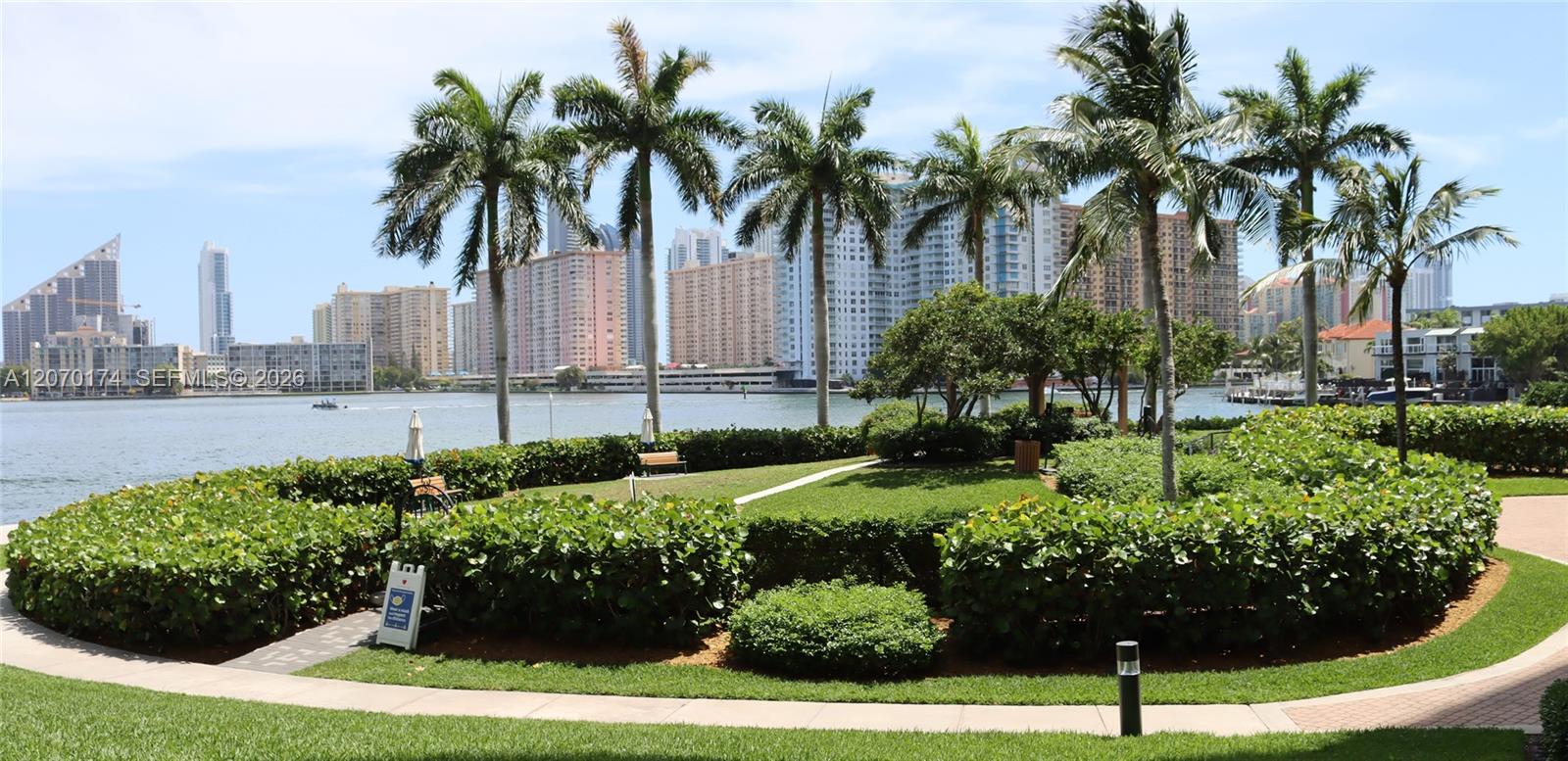 1000 W Island Boulevard