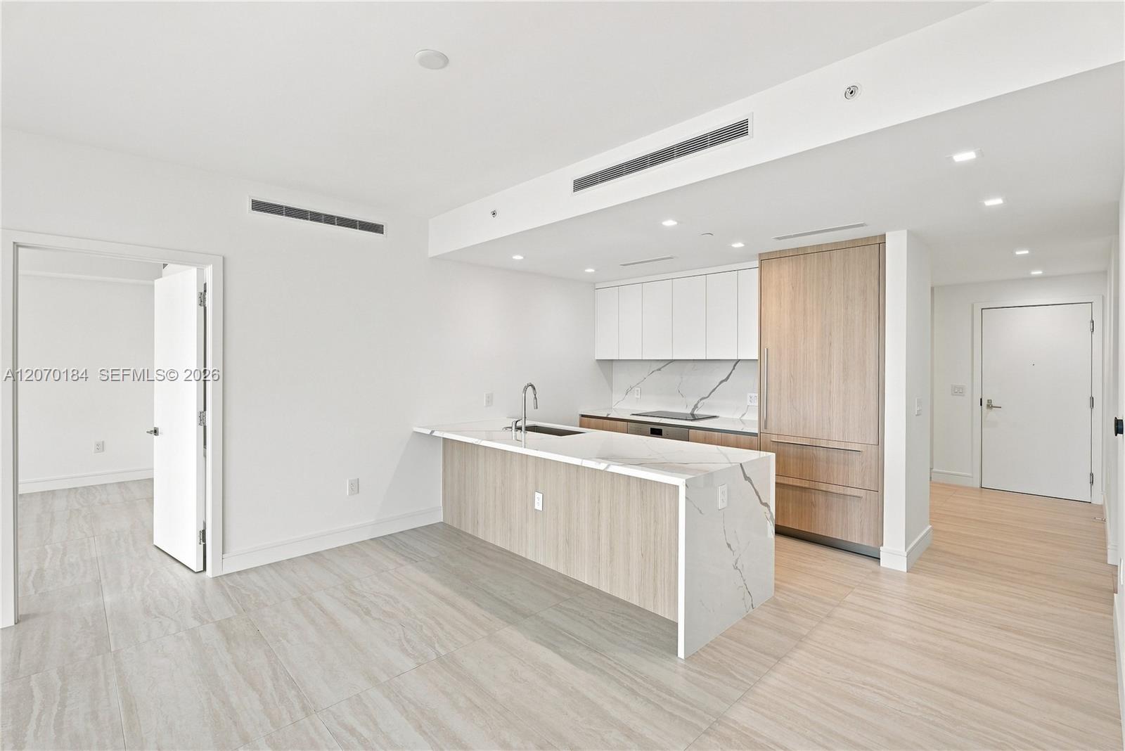 2411 Laguna Circle