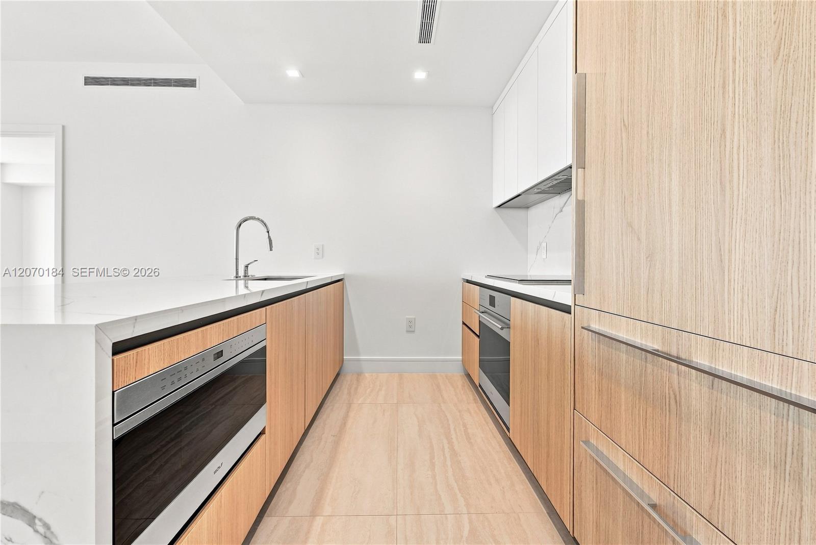 2411 Laguna Circle