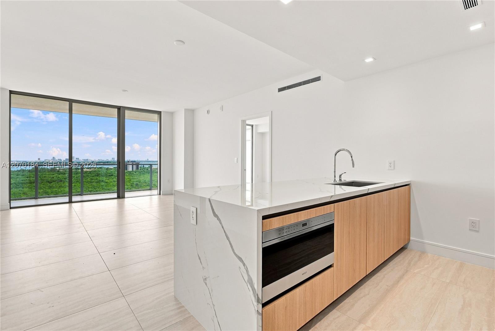 2411 Laguna Circle