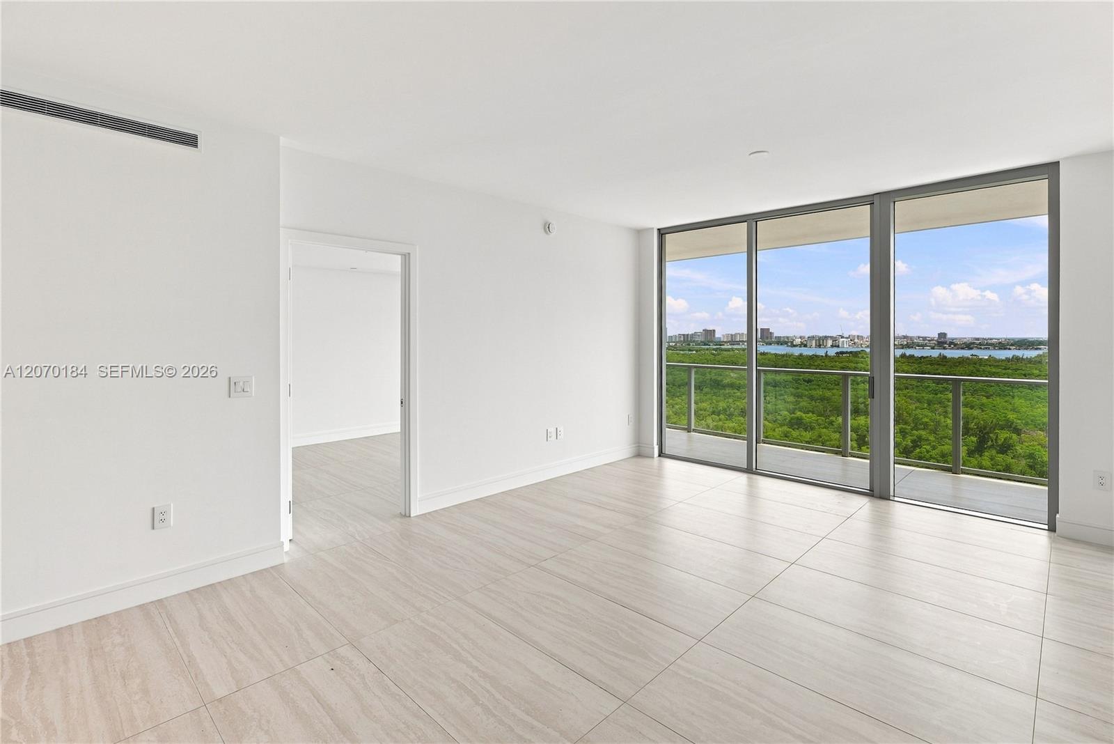 2411 Laguna Circle