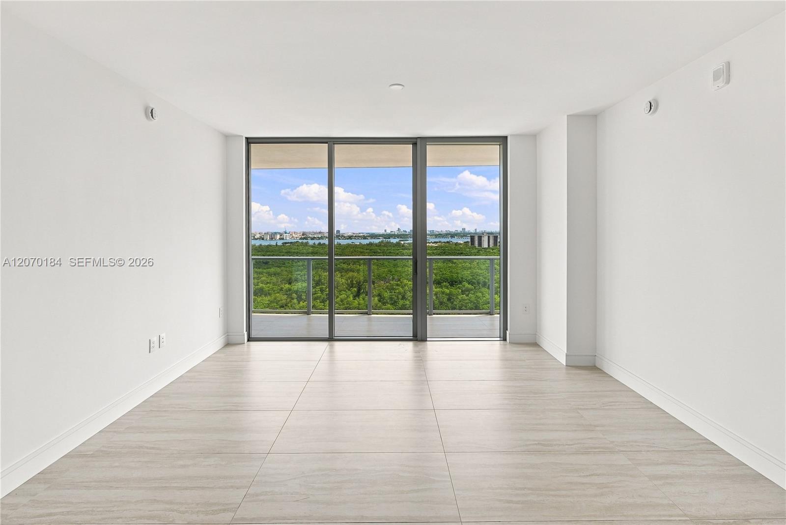 2411 Laguna Circle