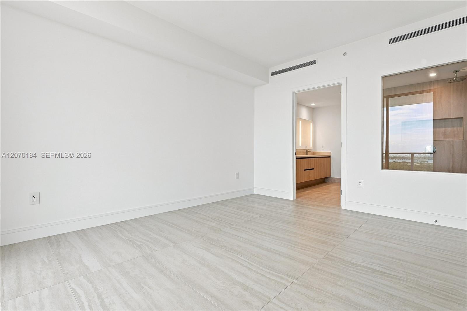 2411 Laguna Circle