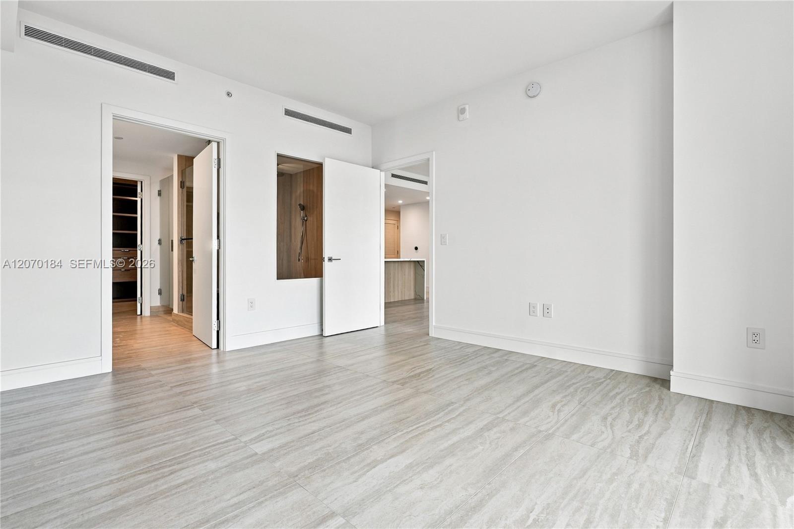 2411 Laguna Circle