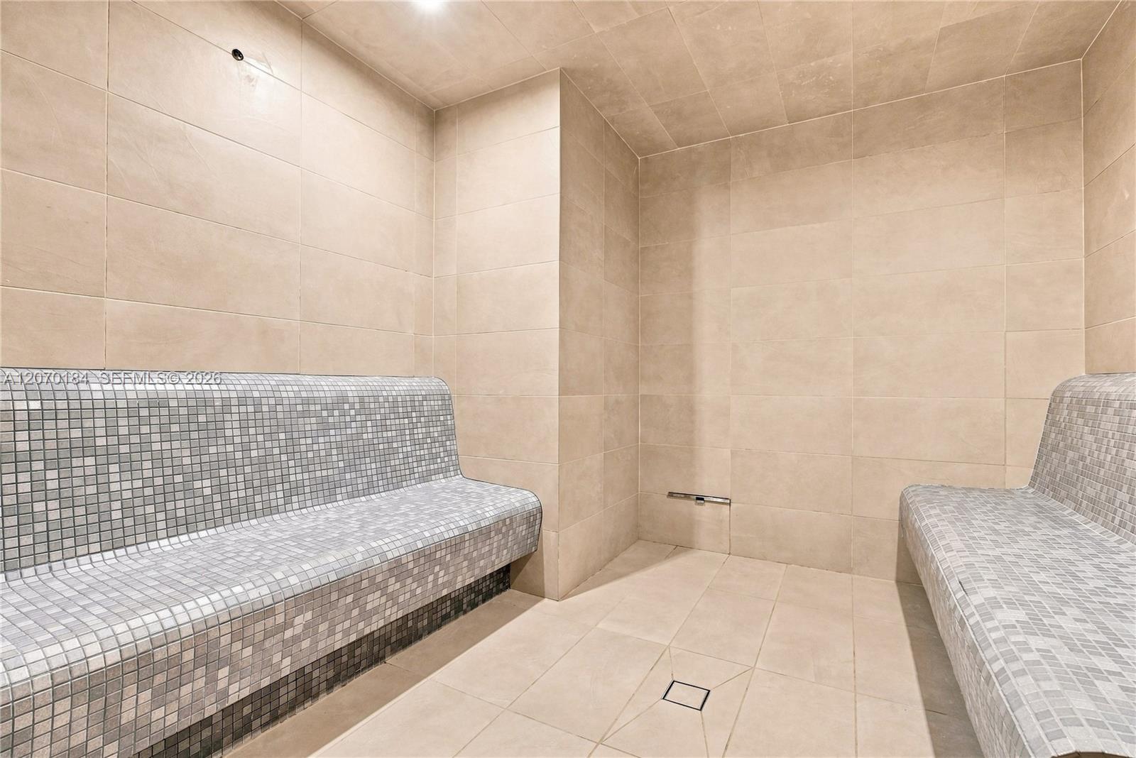 2411 Laguna Circle