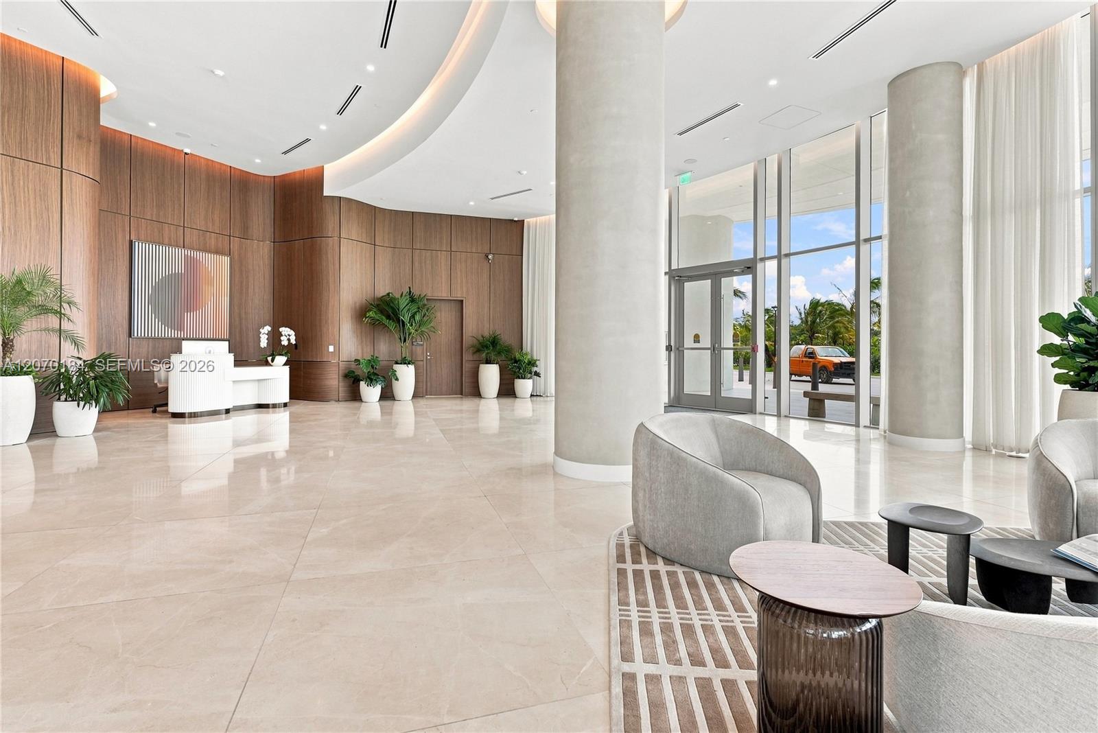 2411 Laguna Circle