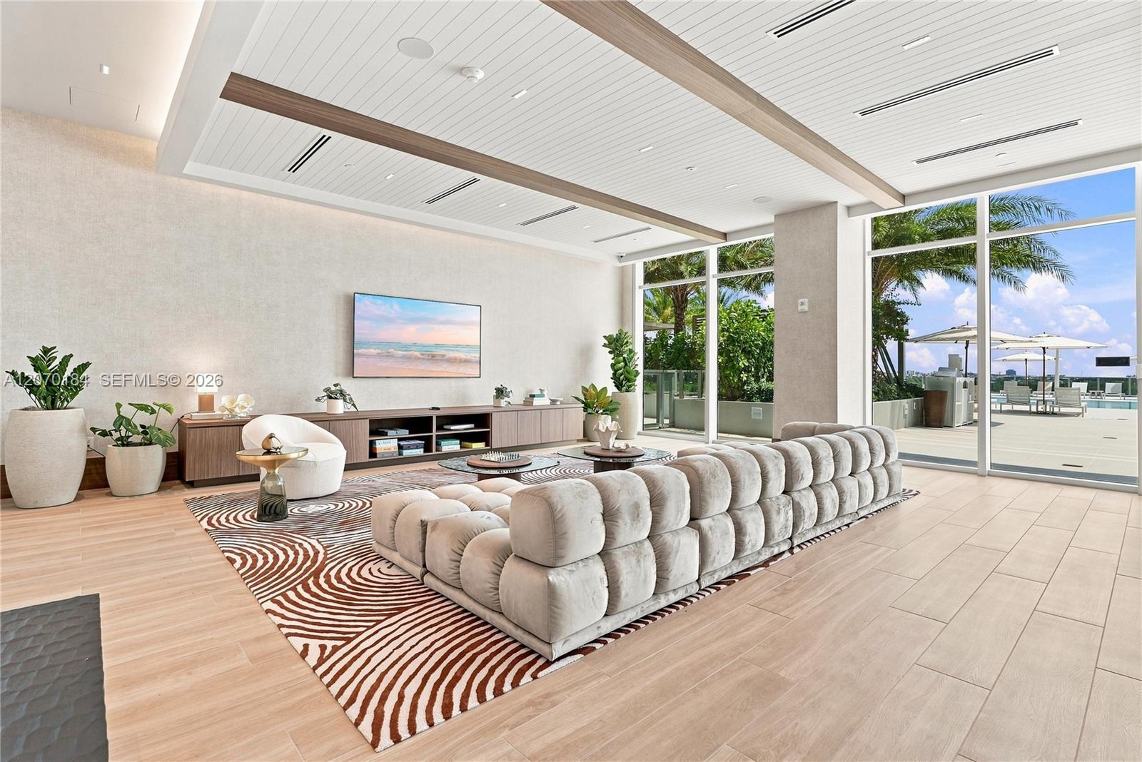 2411 Laguna Circle