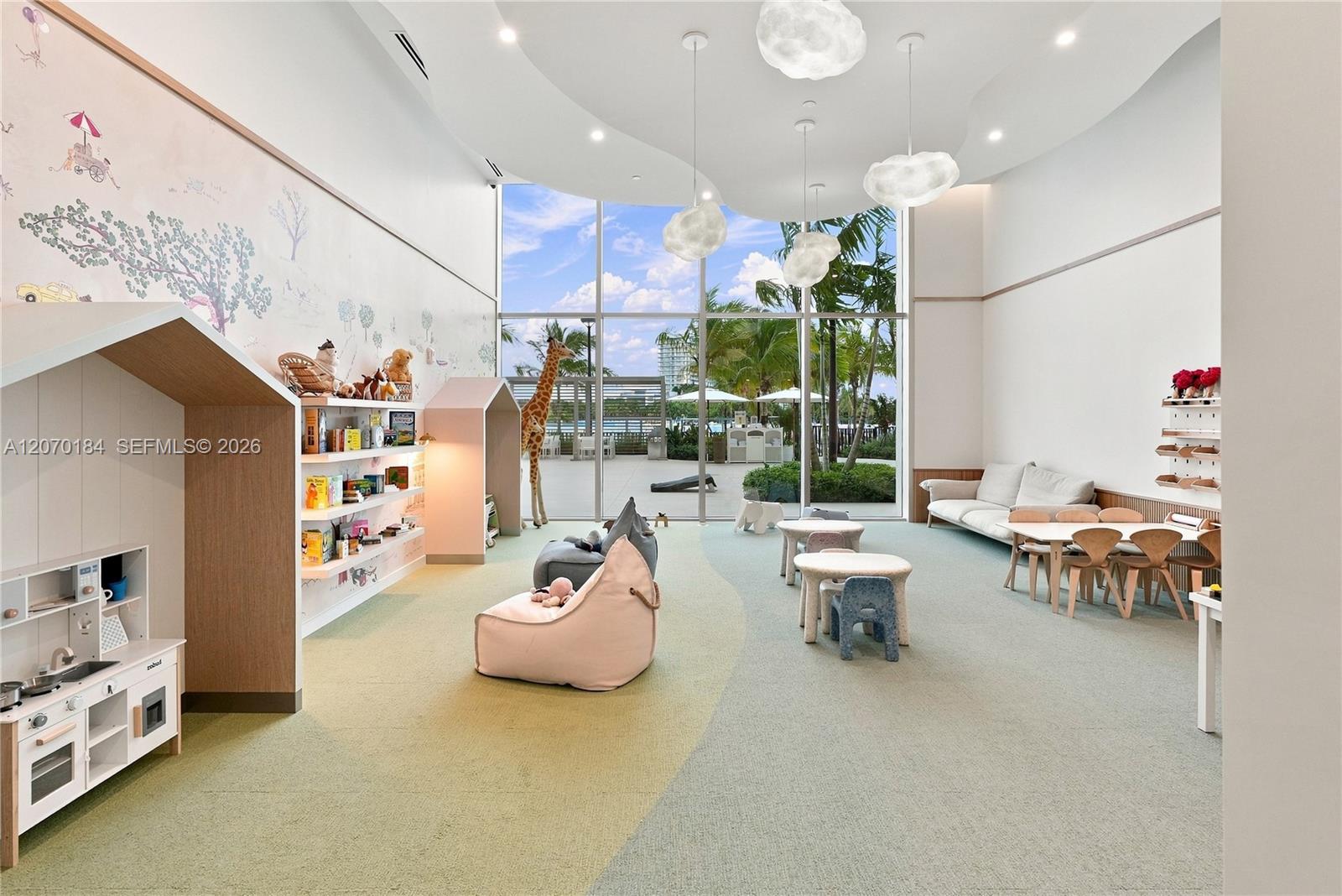 2411 Laguna Circle
