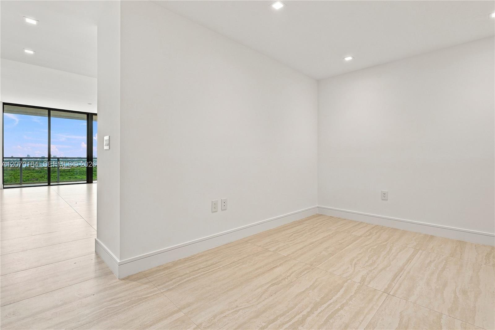 2411 Laguna Circle