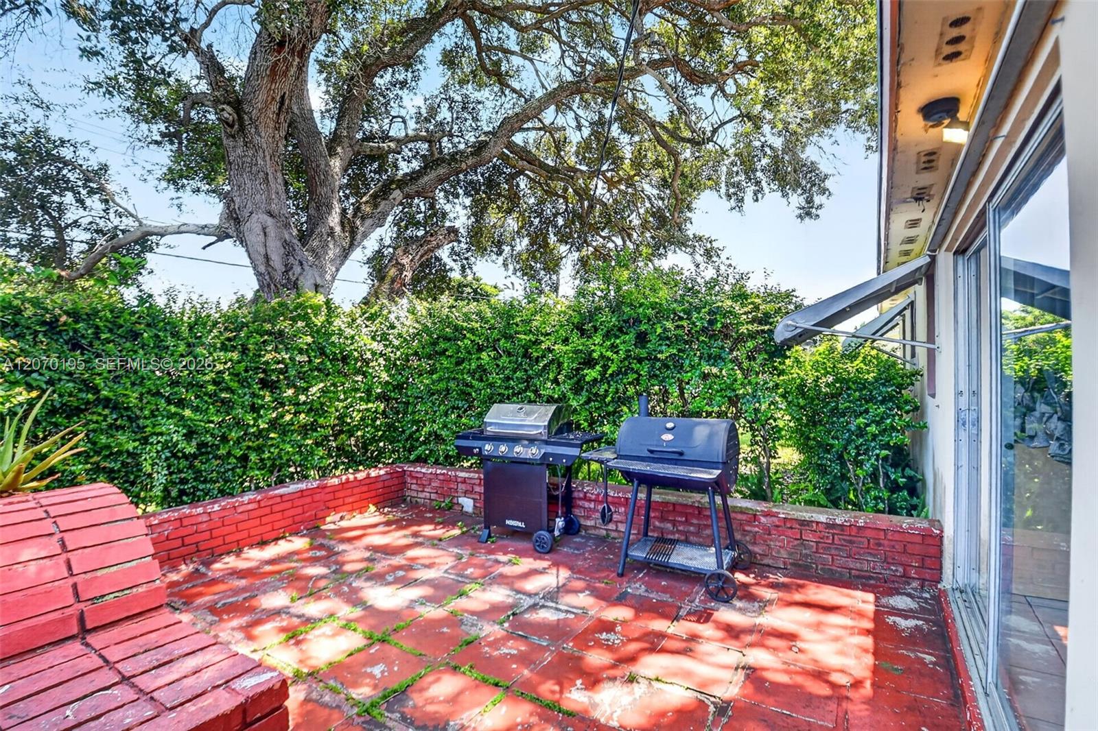 1572 Woodland Avenue
