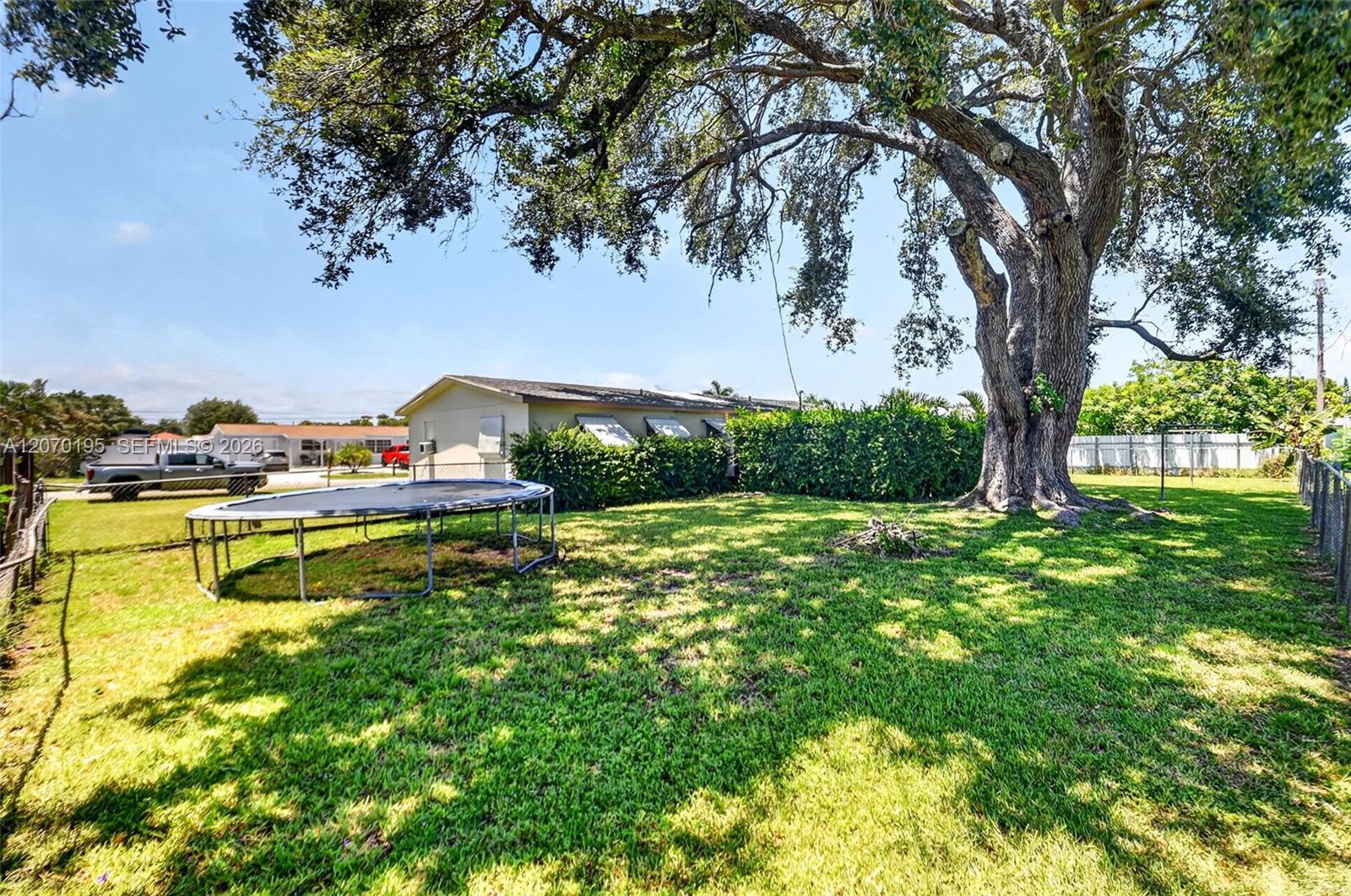 1572 Woodland Avenue