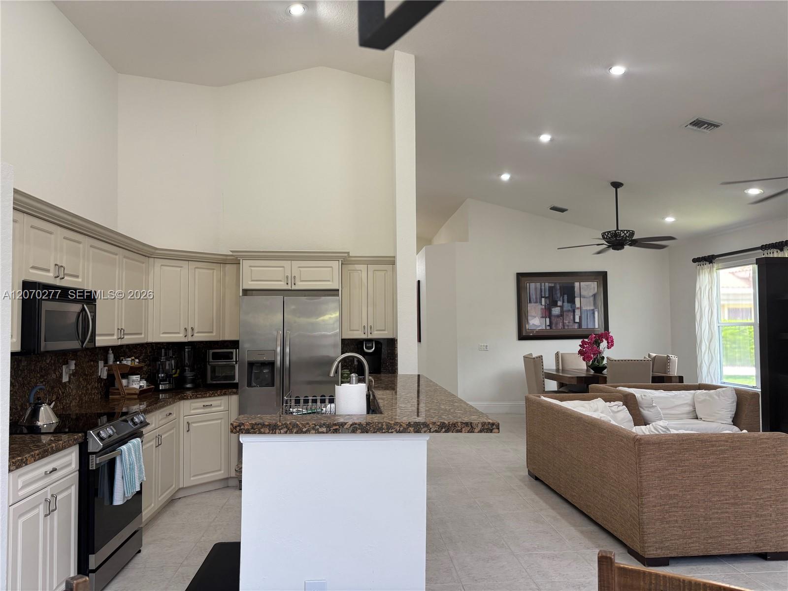 2932 NW 41st Street