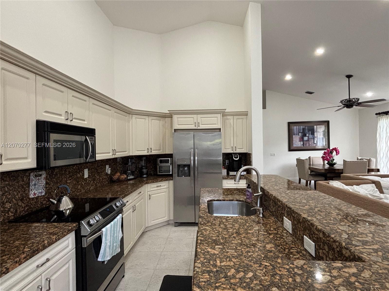 2932 NW 41st Street