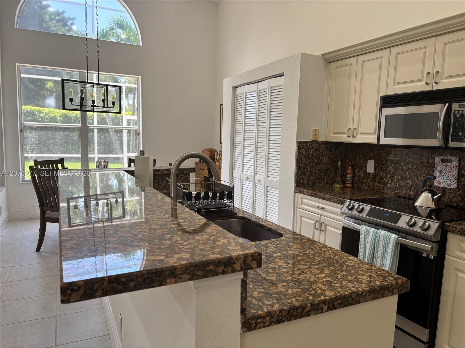 2932 NW 41st Street