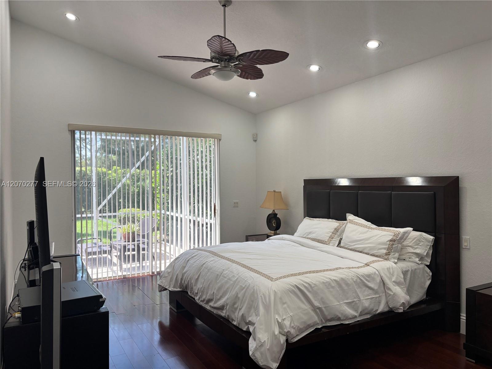 2932 NW 41st Street