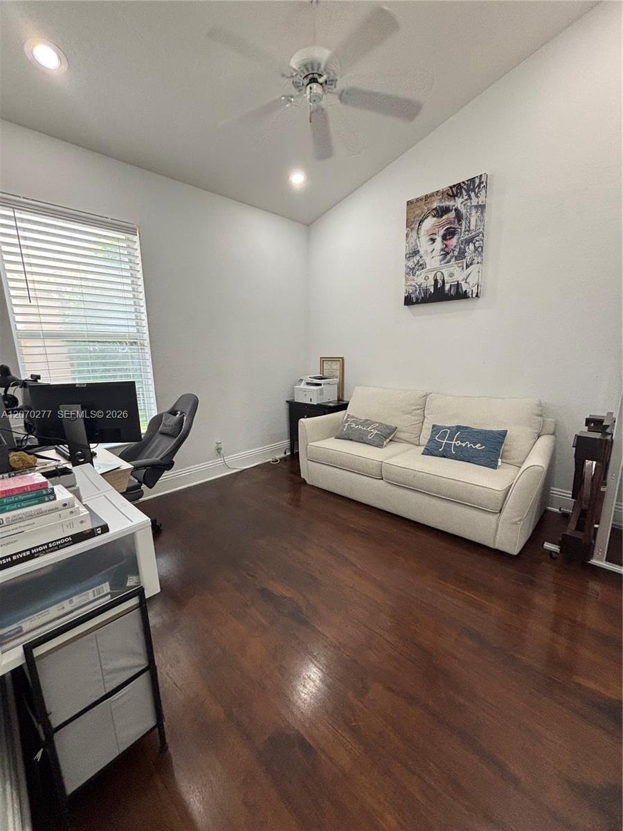 2932 NW 41st Street