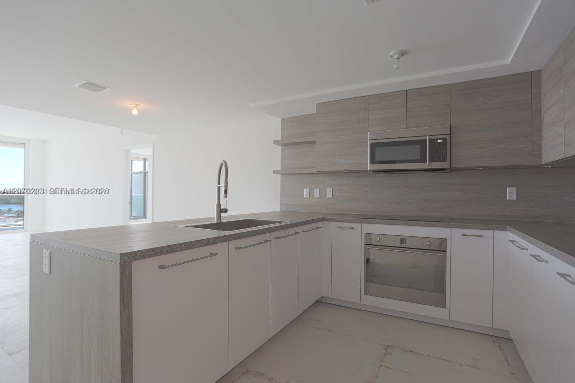 400 Sunny Isles Boulevard