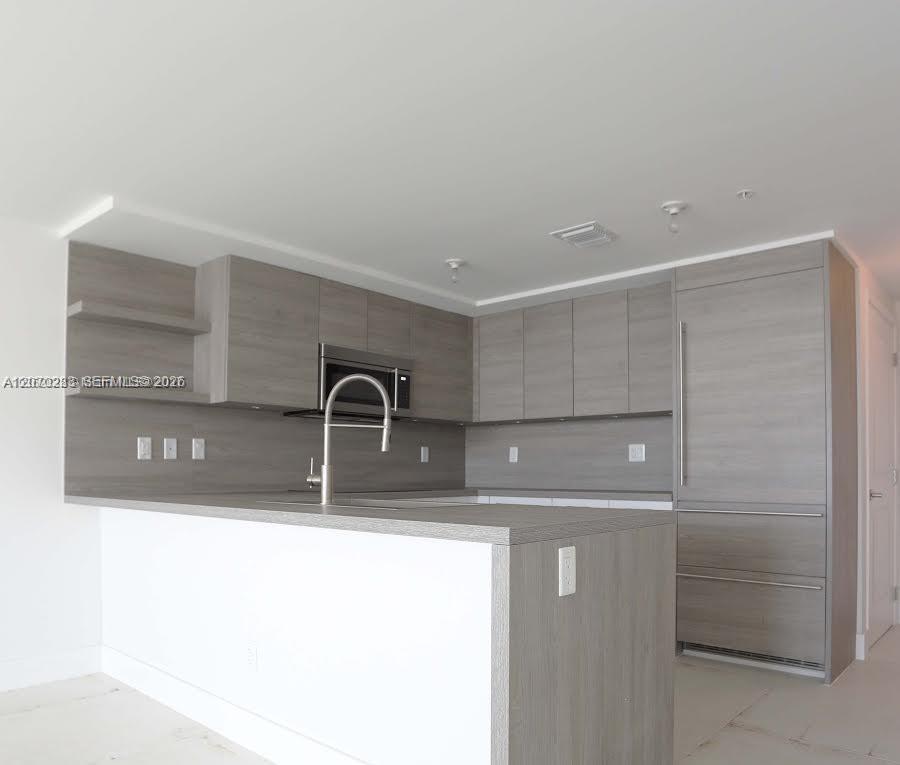 400 Sunny Isles Boulevard