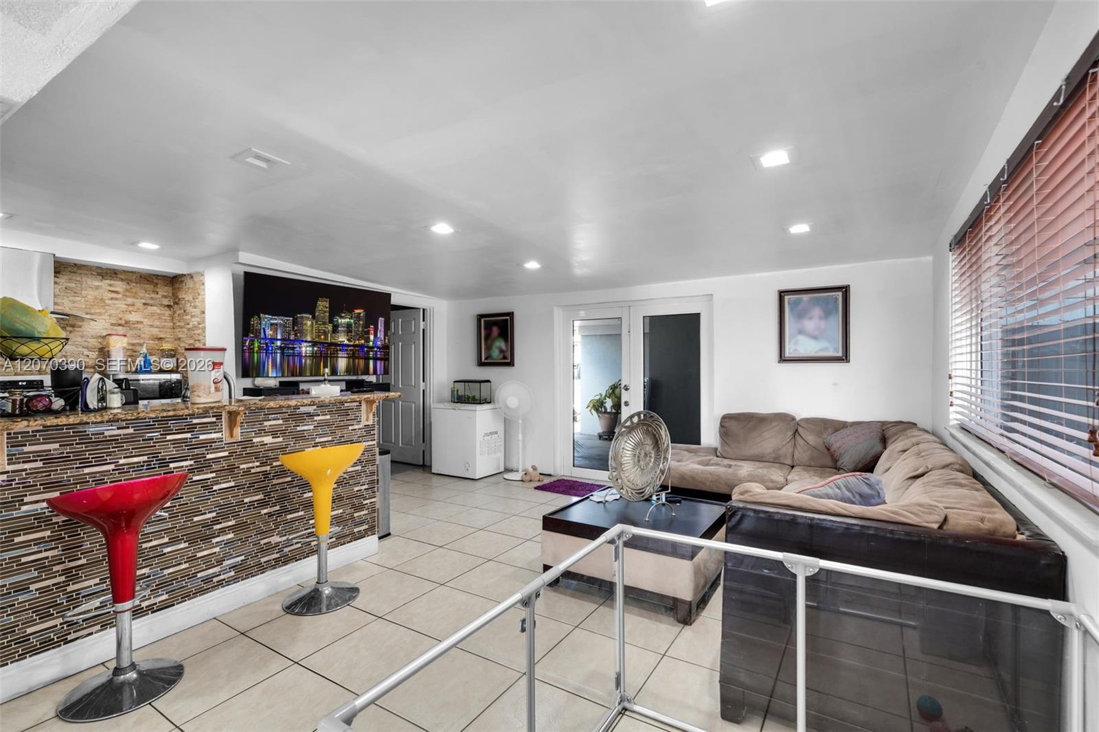 820 E 10th Avenue