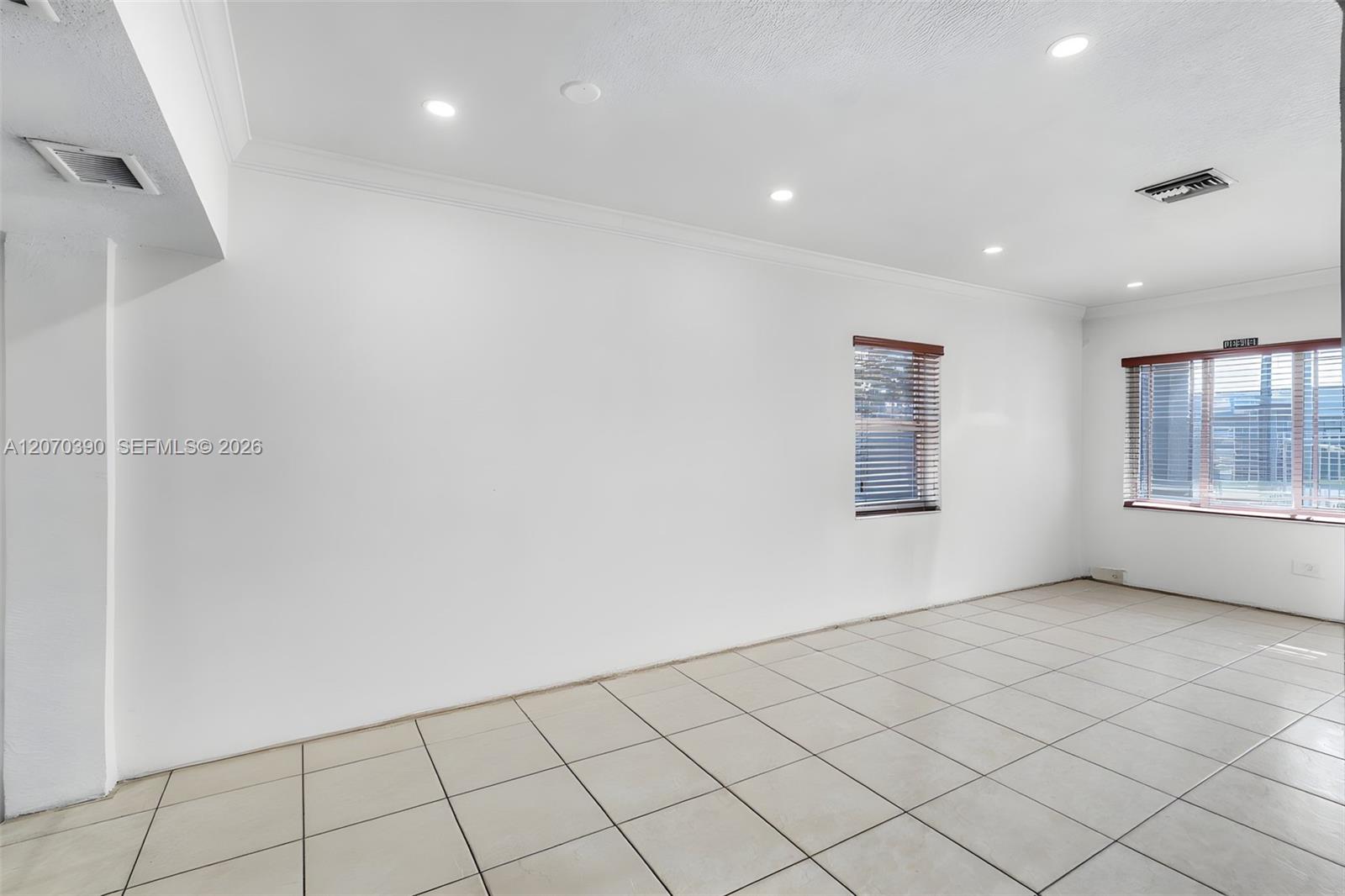 820 E 10th Avenue