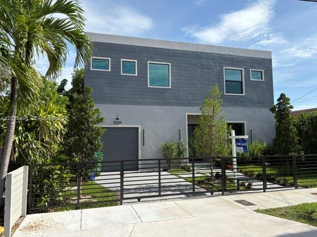 2239 SW 14th Street
