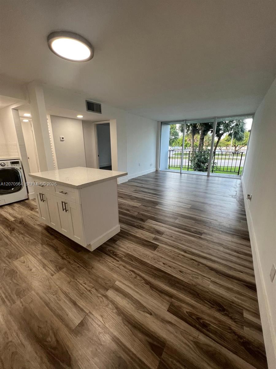 310 Fontainebleau Boulevard