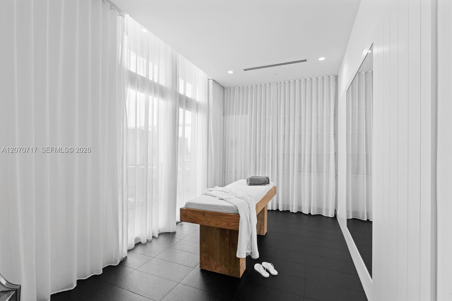 2000 Metropica Way