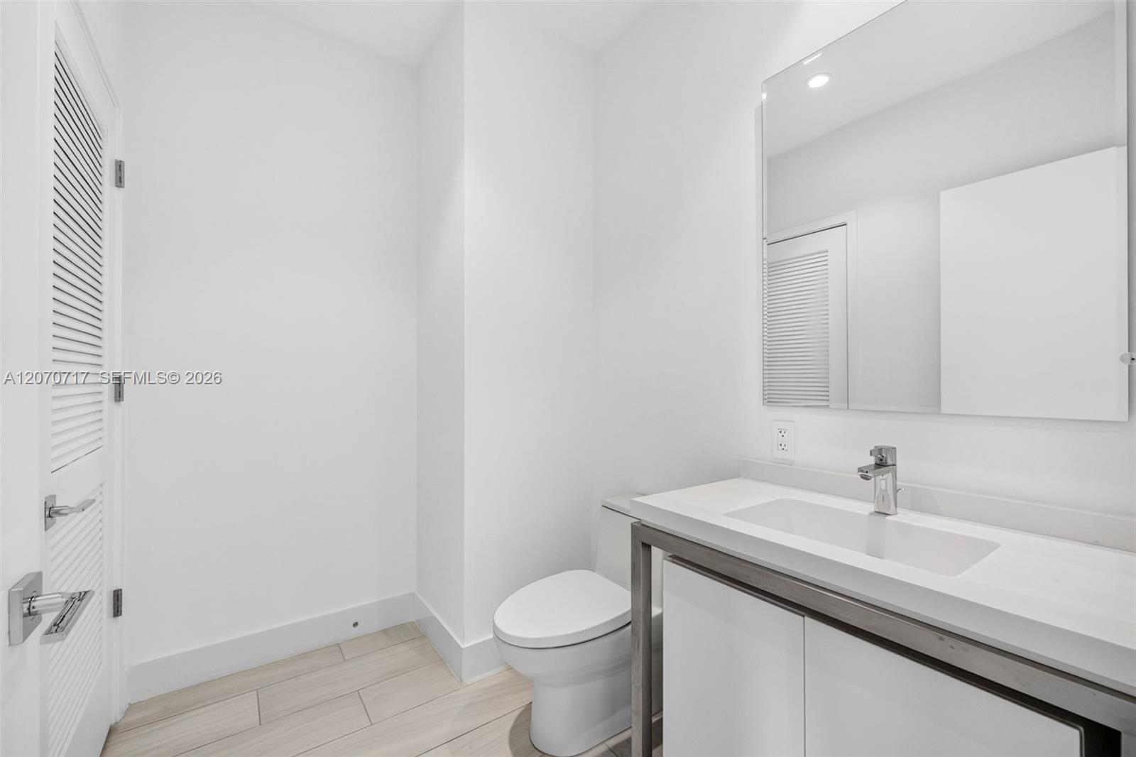 2000 Metropica Way