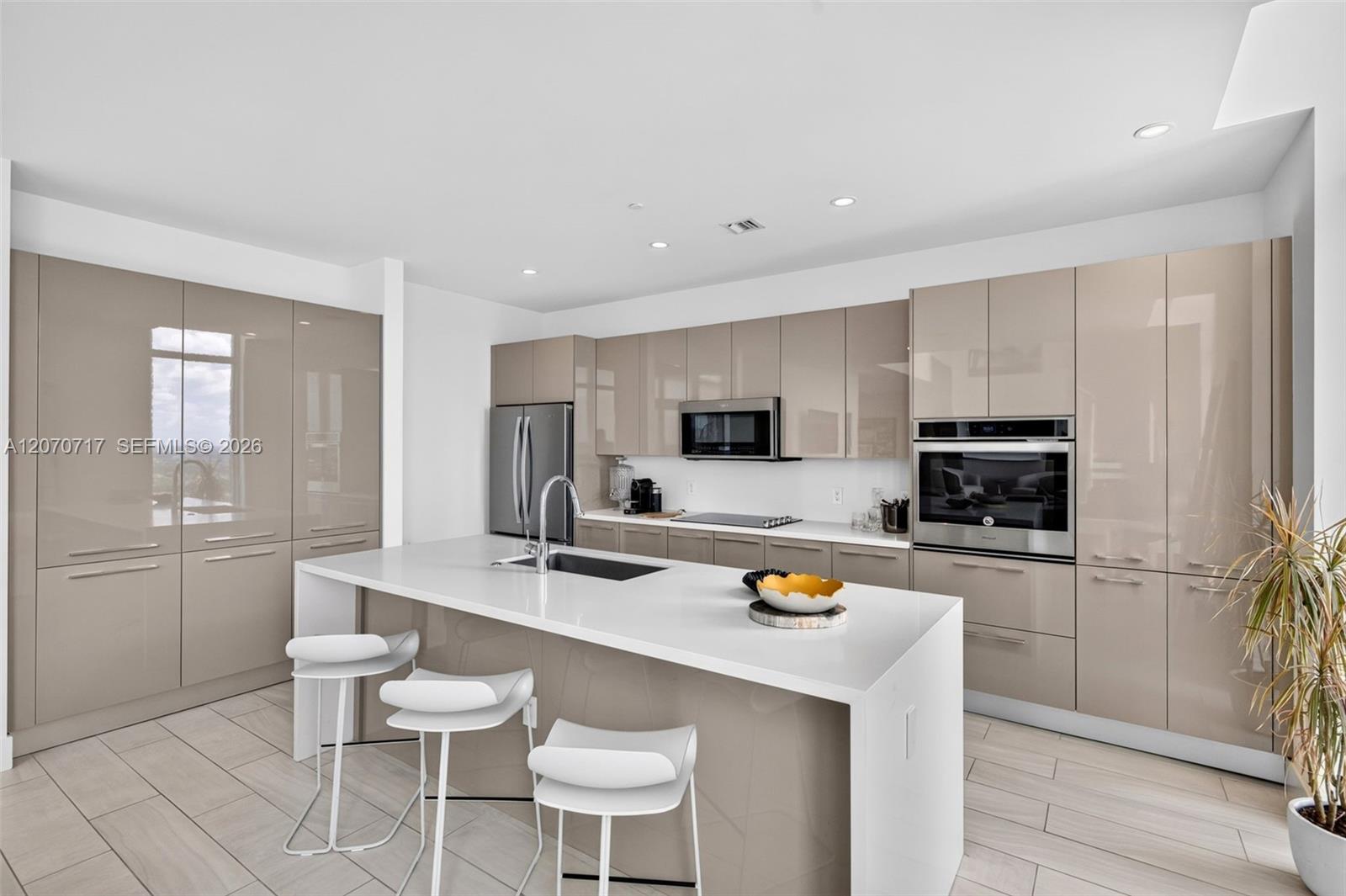 2000 Metropica Way