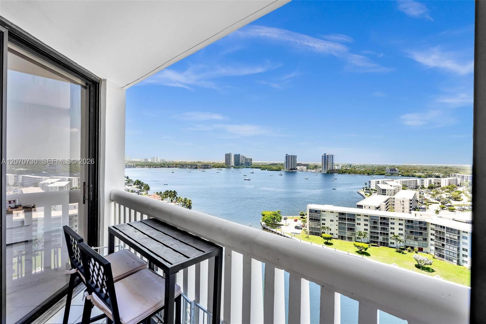 1000 W Island Boulevard