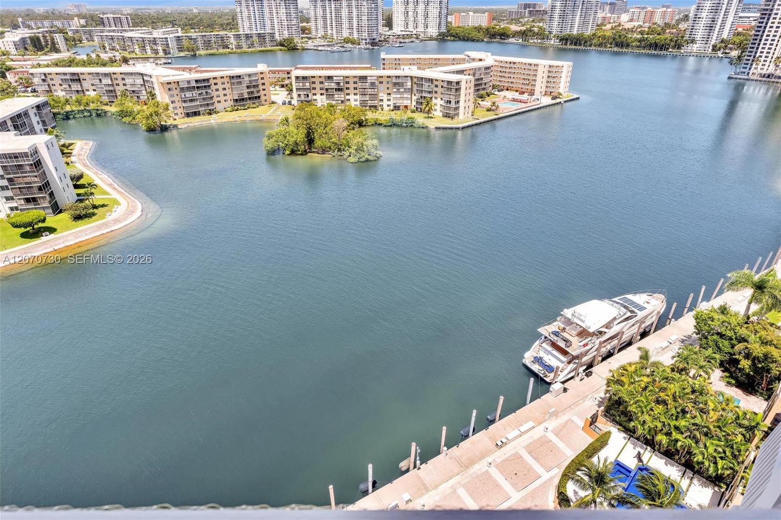 1000 W Island Boulevard