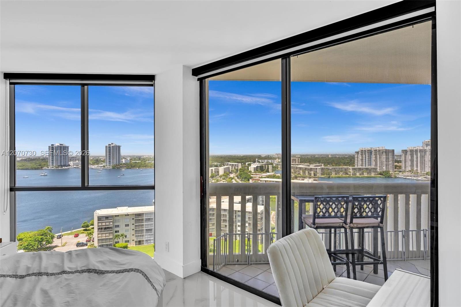 1000 W Island Boulevard