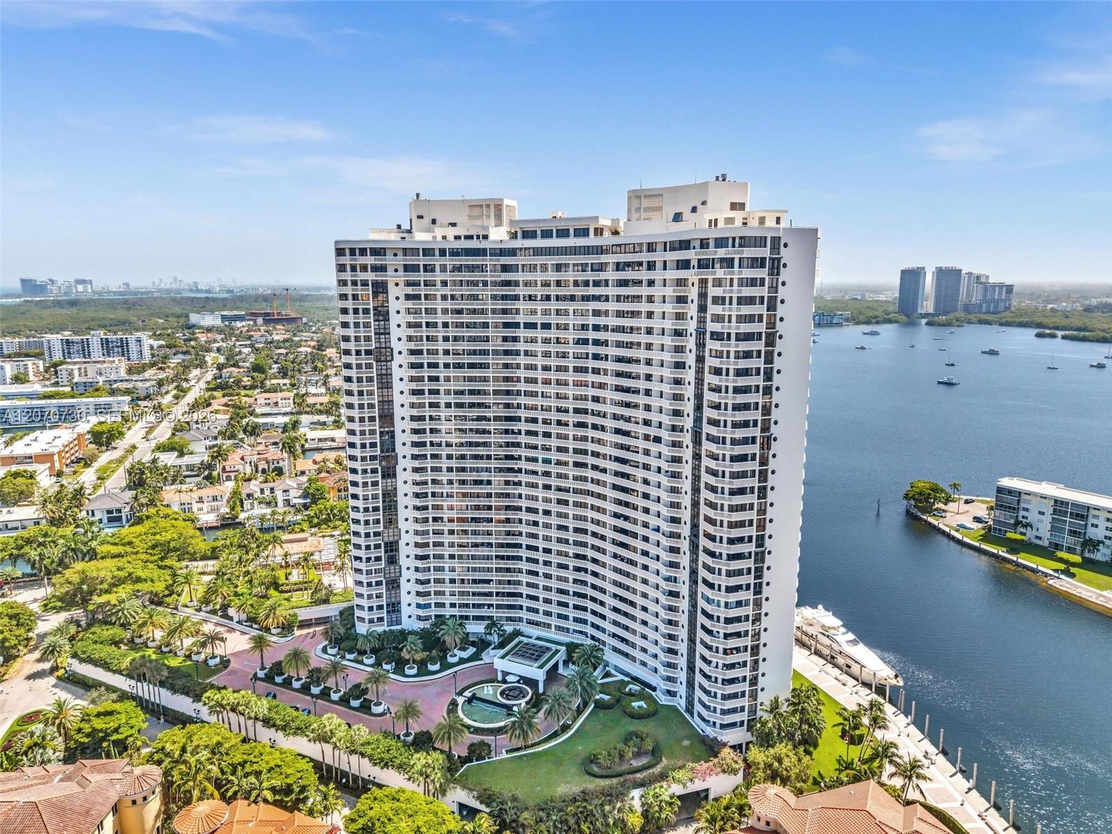 1000 W Island Boulevard