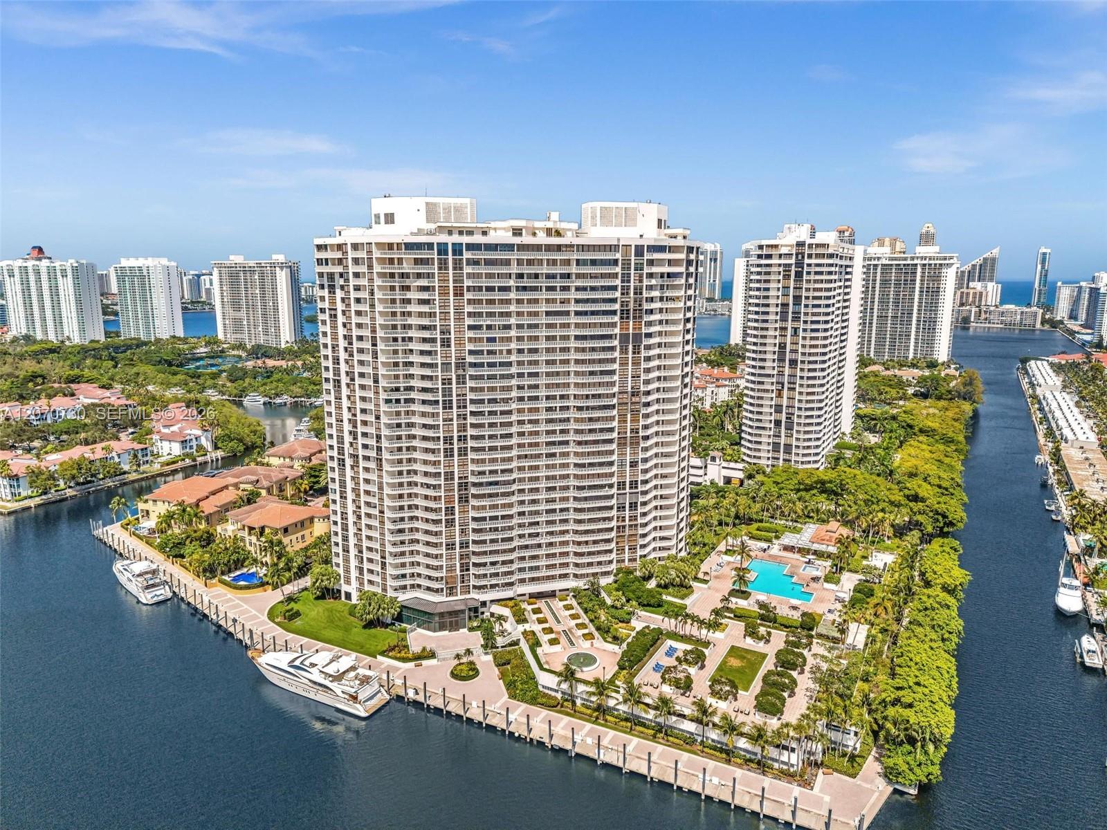 1000 W Island Boulevard