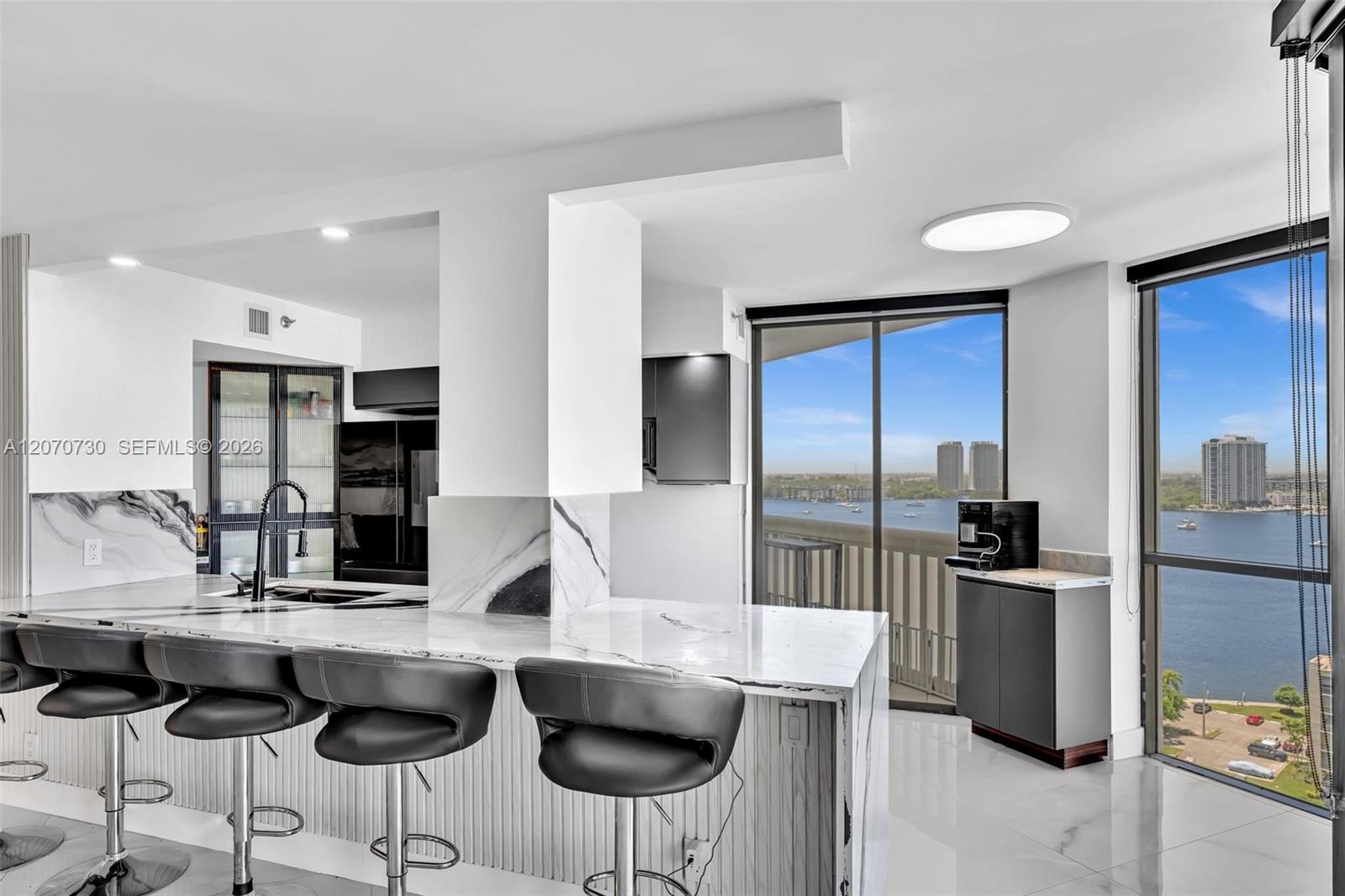 1000 W Island Boulevard