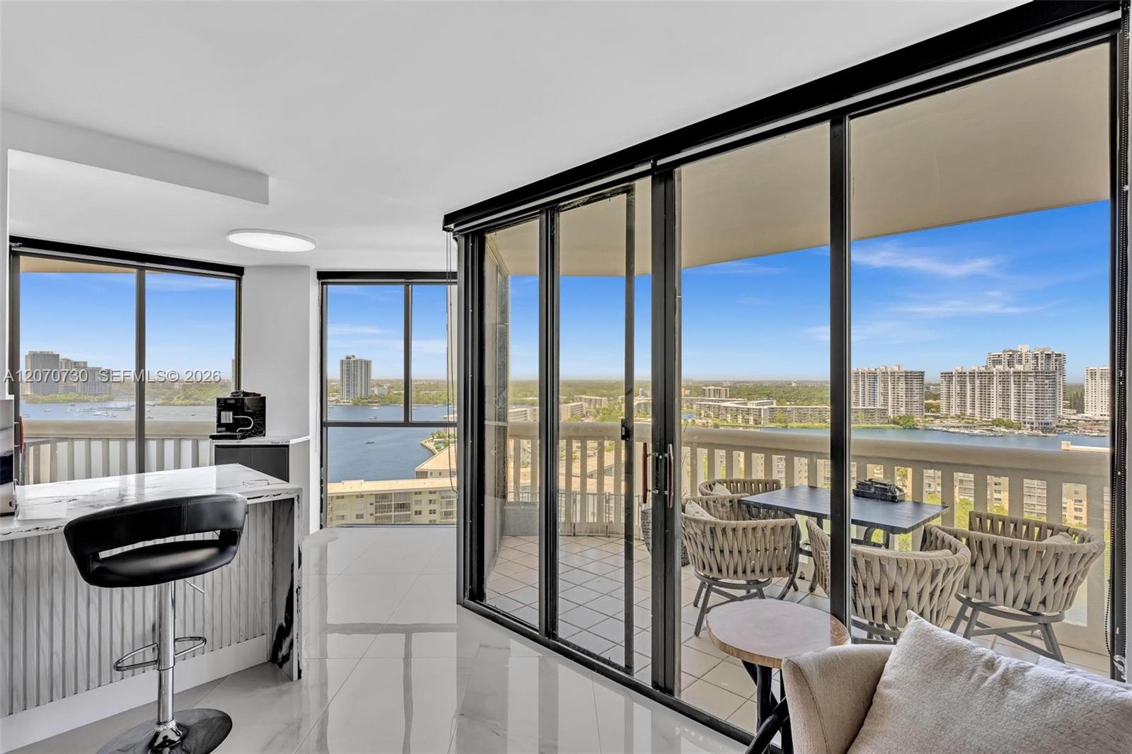 1000 W Island Boulevard