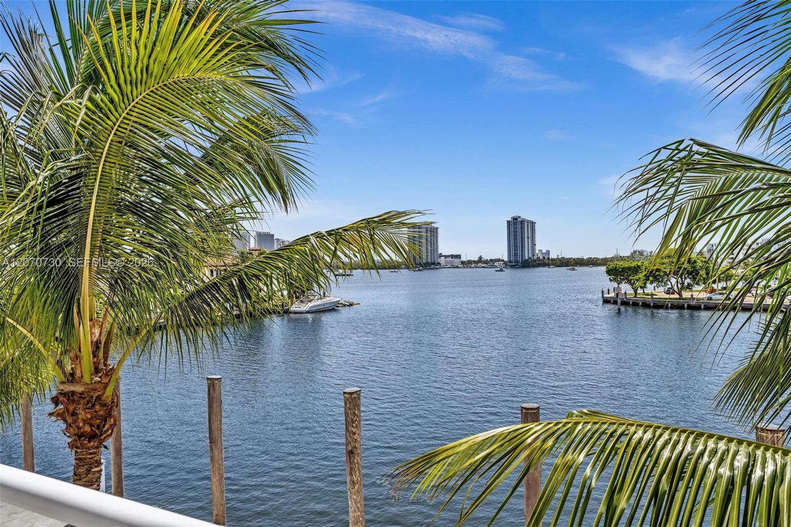 1000 W Island Boulevard