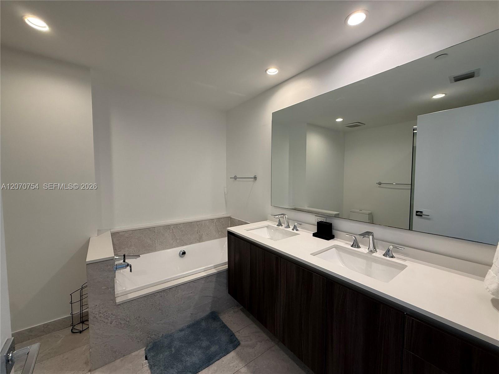 488 NE 18th Street