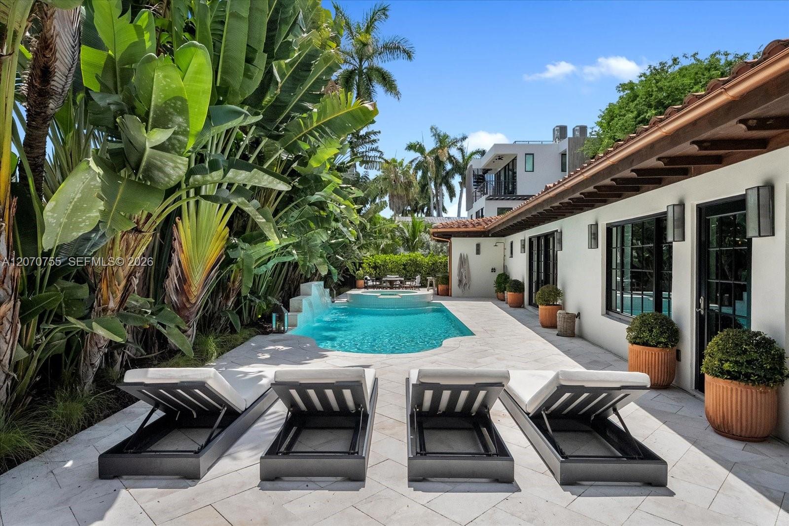 287 Palm Avenue