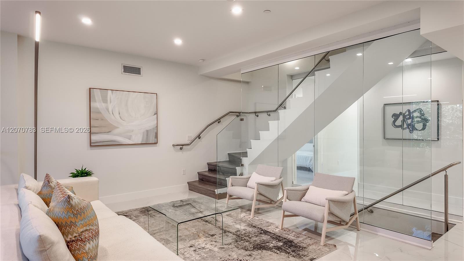 455 NE 39th Street