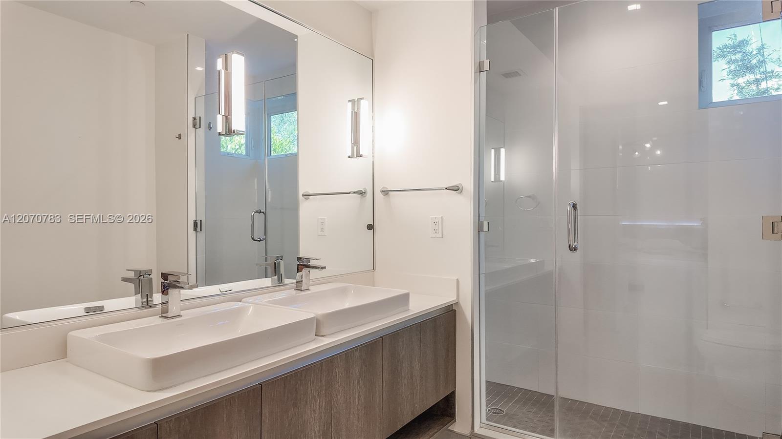 455 NE 39th Street